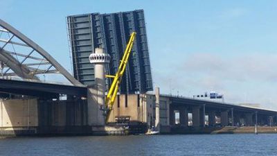 Foto 580 uit BRIENENOORDBRUG