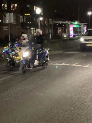 Foto 39 uit Kerstman Optocht