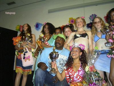 Foto 42 uit miss verkiezing 2005